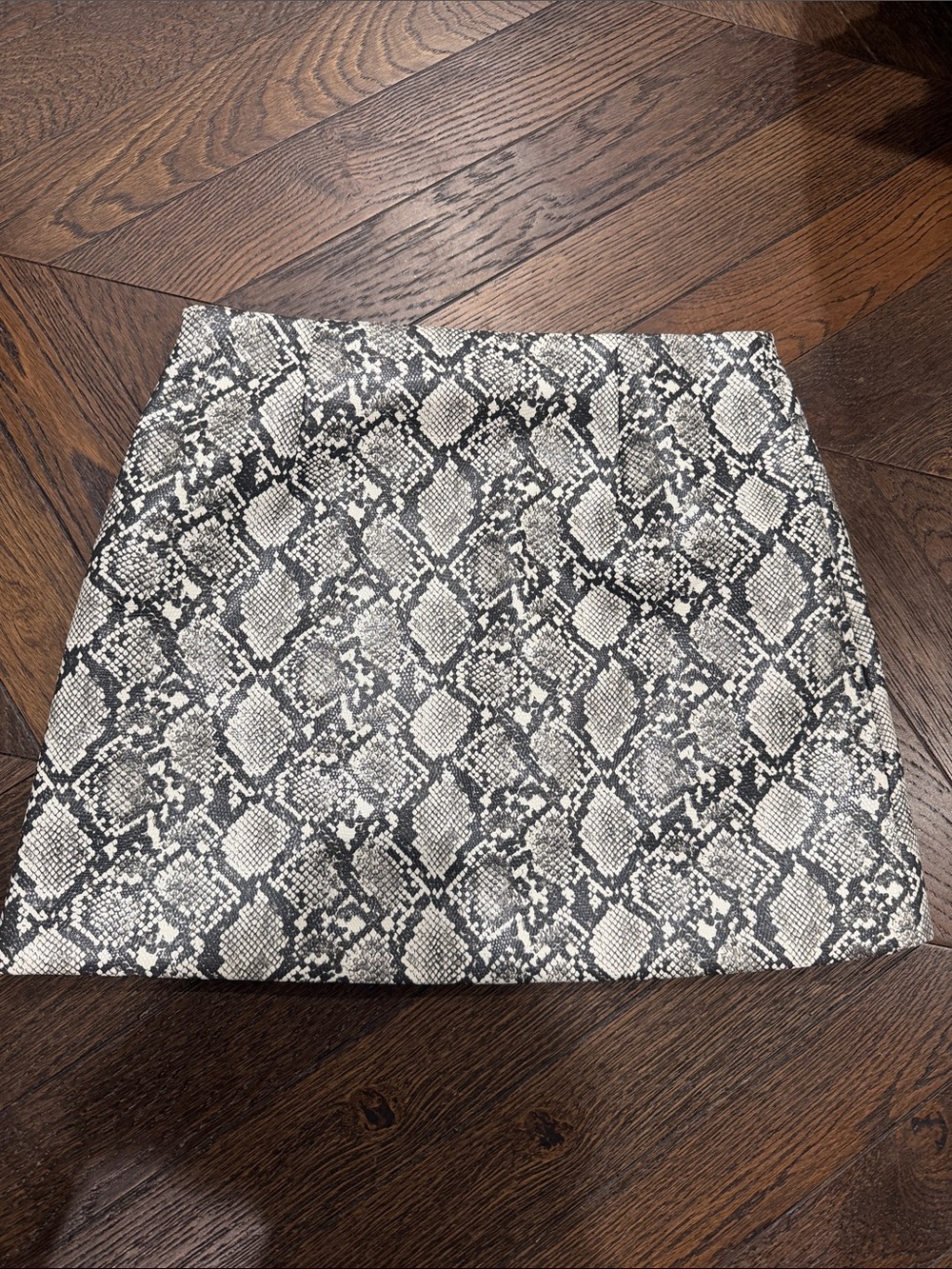 Snake Print Mini Skirt - Black & White